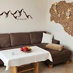 Gaestehaus Nietmann_ 6 아파트 알테나우